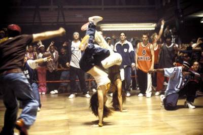 homme femme enfant adulte touts fait du break dance